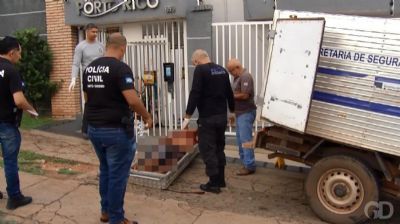 Casal mata homem com pedradas e facadas em Cuiab�