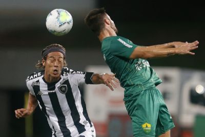 Crise no Botafogo cresce ap�s elimina��o na Copa do Brasil