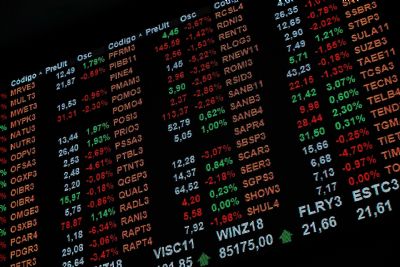 Bolsa asi�ticas fecham em queda com dissemina��o global do coronav�rus