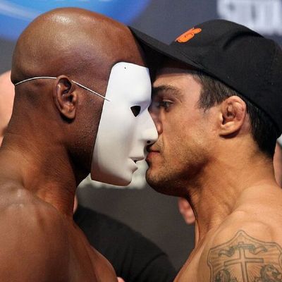 Alistair Overeem parabeniza Alexander Volkov e revela ter quebrado o nariz no 1� round