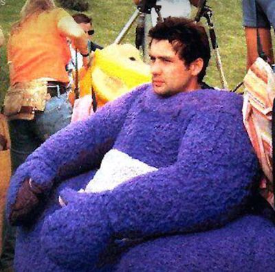 Ator de Teletubbies morre aos 52 anos e filhos prestam homenagens nas redes