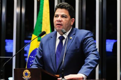 Senador Cidinho Santos comemora lan�amento do Programa Nacional de Regulariza��o Fundi�ria