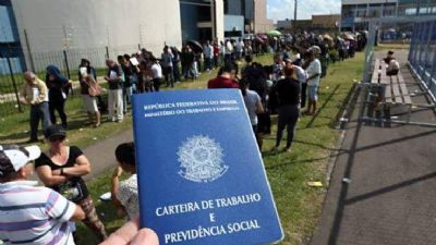 Desemprego fica em 11% em dezembro, mas ainda atinge 11,6 milh�es, diz IBGE
