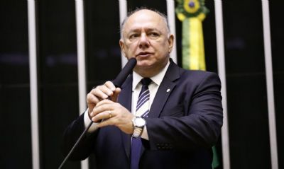 Deputado federal morre em Bras�lia v�tima de covid-19