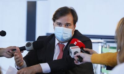 Maia defende debate sobre redu��o de sal�rio de servidores federais