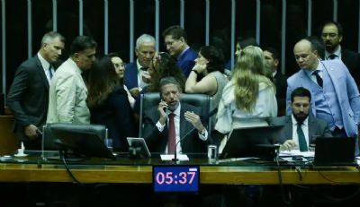 C�mara aprova PEC que perdoa multas e cotas raciais de partidos
