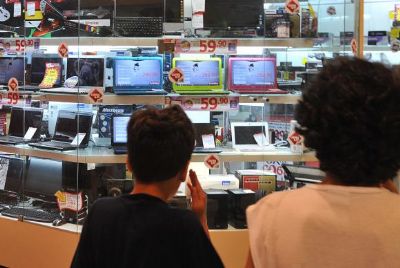 Confian�a do consumidor recua em dezembro