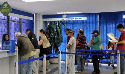 Publicada portaria que reajusta em 4,48% benef�cios do INSS