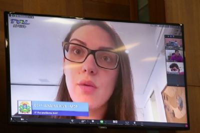 Ap�s primeiro voto contra reforma, Janaina promete empenho em emendas do F�rum Sindical