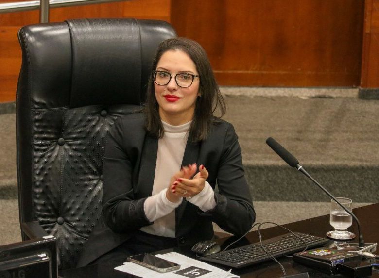 Emanuel causa preju�zos ao MDB e pode provocar esvaziamento, alerta Janaina