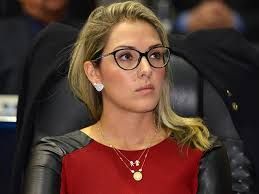 Ex-primeira-dama diz que vai processar Jana�na Riva