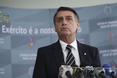 ​Bolsonaro deve inaugurar col�gio militar que leva nome de seu pai