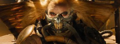 Mark Millar compara foto de Bolsonaro com Immortan Joe, de Mad Max