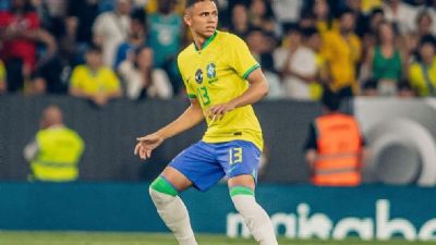 L​ateral mato-grossense se machuca e acaba cortado de jogo contra Venezuela