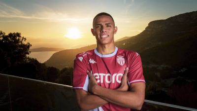 Jogador de Rondon�polis � convocado para a Sele��o Brasileira de Futebol