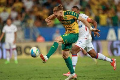 ​Cuiab� goleia o Fortaleza em 5�0