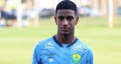 ​Cuiab� oficializa retorno de meio-campista