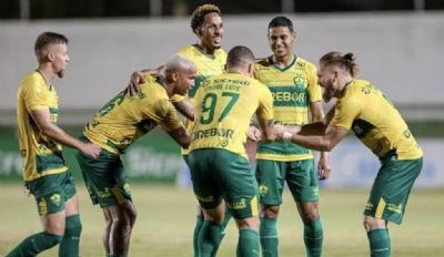 ​Cuiab� vira o jogo e vence o Mixto por 2�1