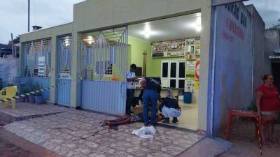 Jovem � assassinado na porta de bar em Cuiab�