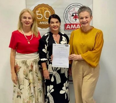 ​AMAM- MT empossa as ju�zas Jaqueline Cherulli e Adriana Sant Anna Coningham