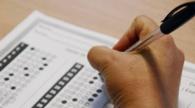 ​Confira 10 concursos com vagas abertas e sal�rios que pagam at� R$ 18 mil