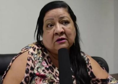 Justi�a derruba atos da C�mara e devolve cargo � prefeita de Denise