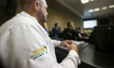 ​Sa�de reajusta bolsa do Mais M�dicos em 8,4%