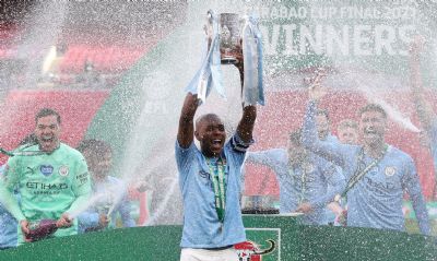 Manchester City vence a Copa da Liga inglesa pela quarta vez seguida