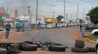 Manifestantes fecham 5 rodovias em MT
