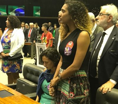 Mulher e irm� de Marielle Franco participam de sess�o solene na C�mara dos Deputados