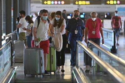 ​​Anvisa aprova nova vacina contra covid-19 e torna obrigat�rio uso de m�scara em aeroportos e avi�es