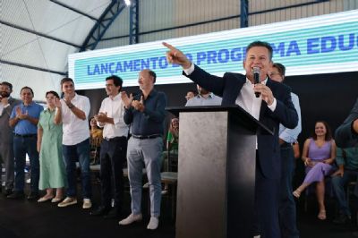 Governador lan�a programa para estudantes terminarem ensino m�dio qualificados para o mercado de trabalho