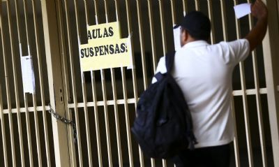 Com vetos, Bolsonaro sanciona MP que flexibiliza ano letivo