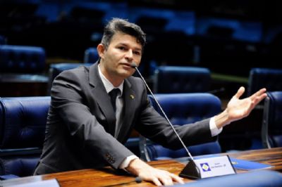 ​Deputados de MT assinam projeto para derrubar decreto de Lula sobre armas
