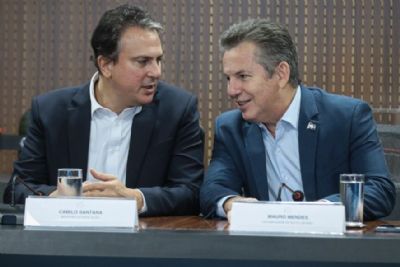 ​Mendes acompanha agenda do ministro da Educa��o em Cuiab�