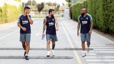 Arturo Vidal diz: �O Barcelona tem de mudar a sua forma de pensar�