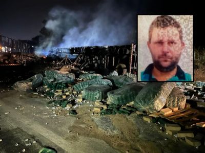 Acidente entre duas carretas mata motorista carbonizado