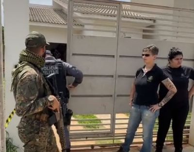 M�e e tr�s filhas s�o encontradas mortas a facadas dentro de casa