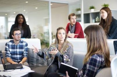 Mulheres aumentam escolaridade em rela��o aos homens