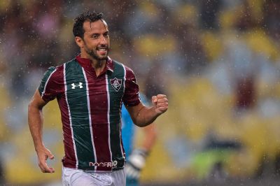 Nen� posta v�deo, revela ser o jogador do Fluminense com Covid-19