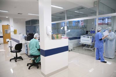 Covid: m�dia m�vel cai e registra menor n�mero de mortes desde mar�o