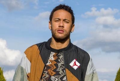 Juiz encerra caso de acusa��o contra Neymar por divulgar fotos �ntimas