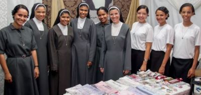 Vinde e Vede une 130 mil fi�is e engaja jovens