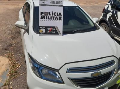 Dupla que puxava carreata contra isolamento social � presa com carro roubado