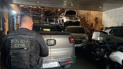Lojas e ferro velho s�o alvos de opera��o da PC por recepta��o de pe�as de carros roubados