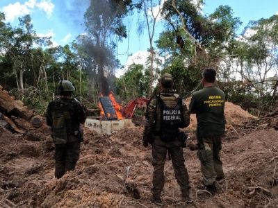 ​PF e Ex�rcito fazem opera��es para desmontar garimpos ilegais na terra ind�gena Sarar�
