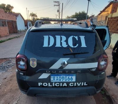 Pol�cial cumpre mandados de busca durante opera��o nacional de combate � pedofilia