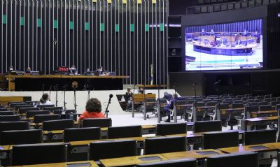 PEC que torna Fundeb permanente deve ser analisada hoje