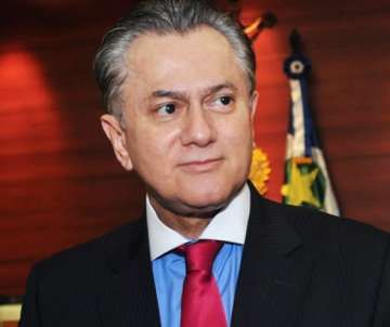 Desembargador cita poss�vel desastre e suspende decreto que autorizou abertura de shopping centers