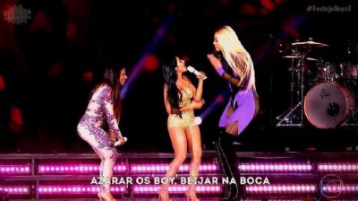 Diferen�a de altura de Pabllo Vittar e Simone e Simaria deixa web chocada e gera piadas; veja
